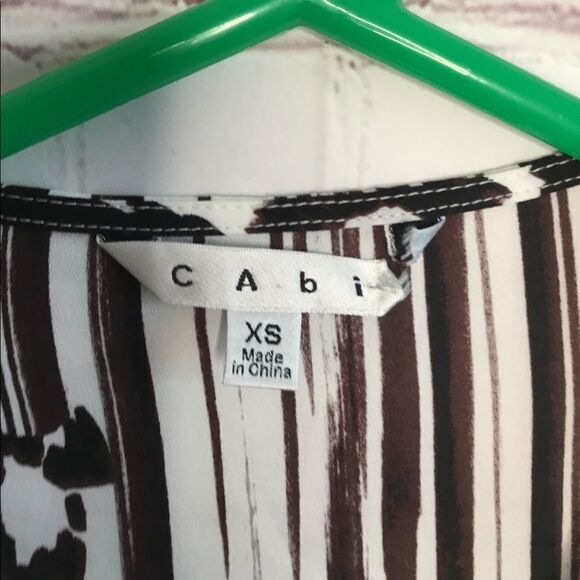Cabi Faux Wrap Animal Print Top Blouse Tie Neck Full Sleeves Sz XS. - Picture 3 of 12